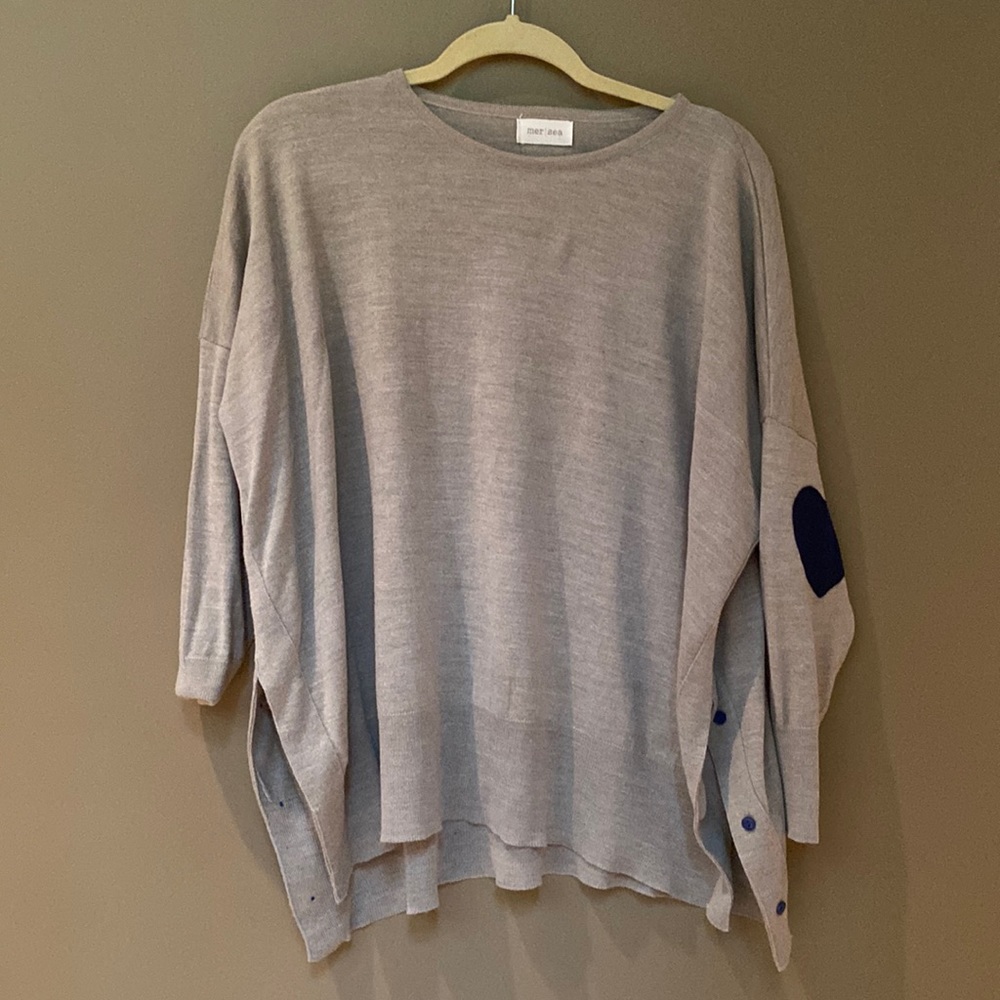 Mer-Sea lightweight, gray sweater w navy blue hearts on elbows- so cute